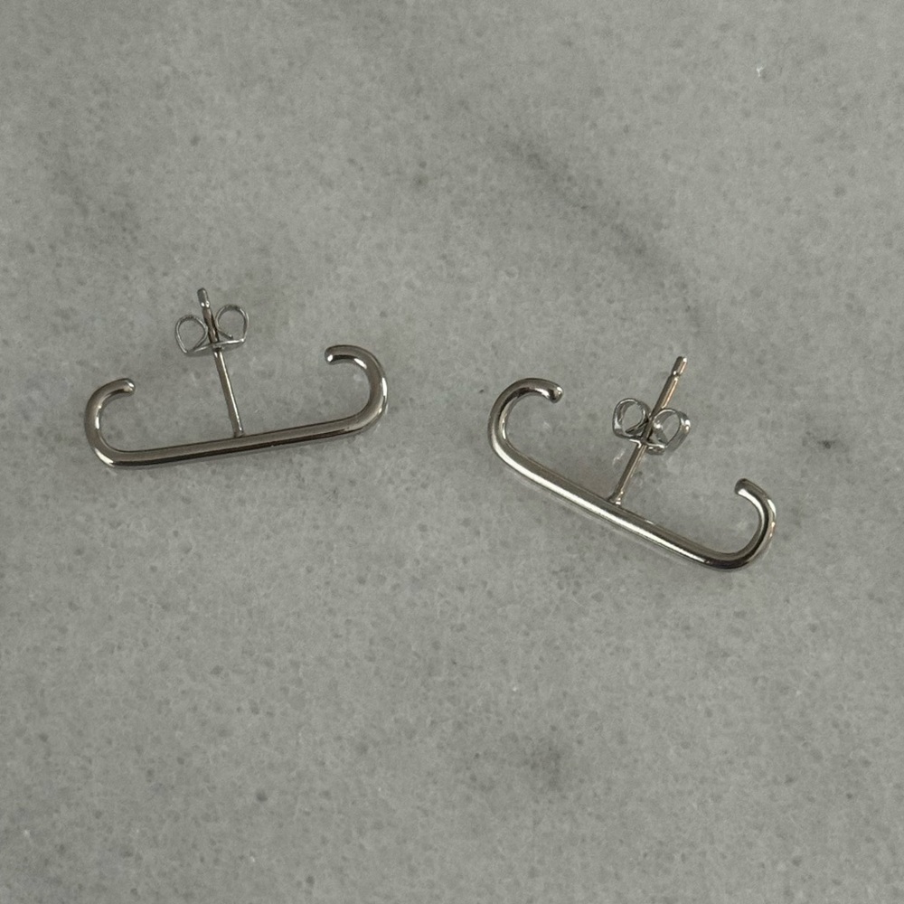 Silver Solid Suspender Cuff Earring 

Brand New - Picture 2 of 4